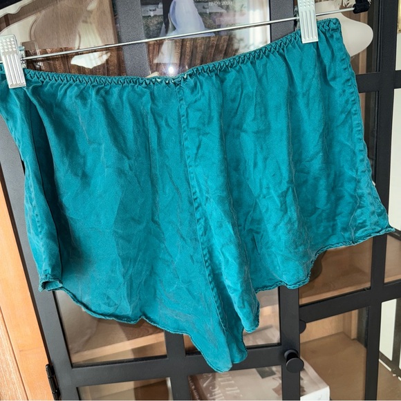 Vintage Victoria’s Secret Silk pajamas shorts teal emerald elastic waist micro - Picture 5 of 6